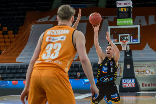 容老化的背 容老化的背